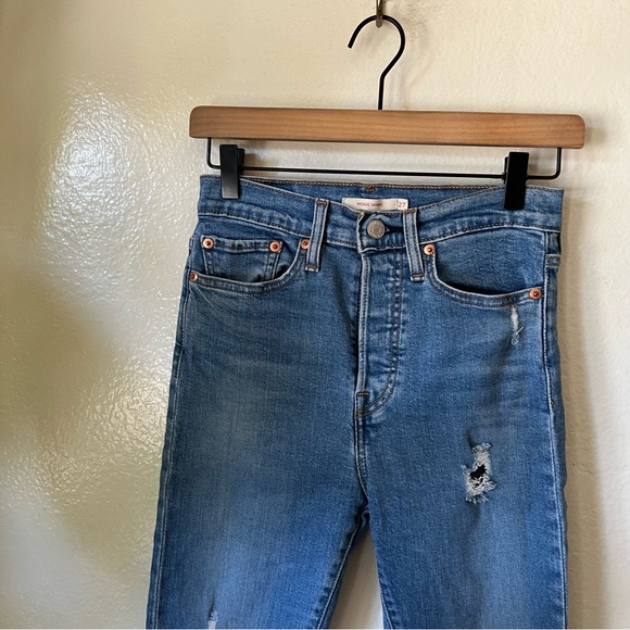 Levi’s | Button Fly Distressed Wedgie Skinny Jeans - Picture 2 of 8